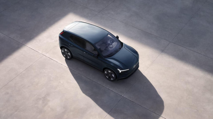 Volvo EX30 P8 AWD ELETRIC PLUS na operativní leasing