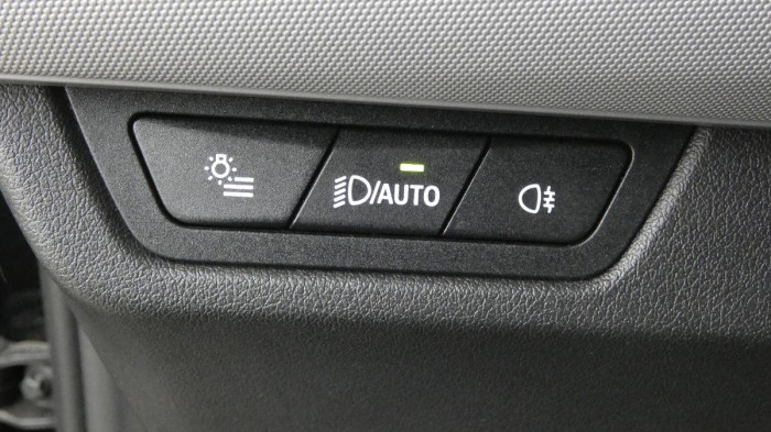 BMW X1 sDrive 18i Advantage na operativní leasing