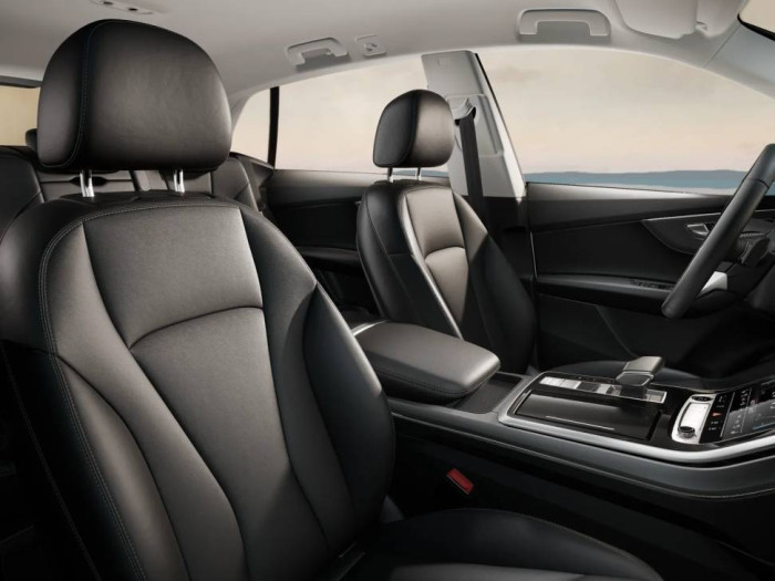 Q8 SUV 55 TFSI e quattro 280 kW quattro na operativní leasing