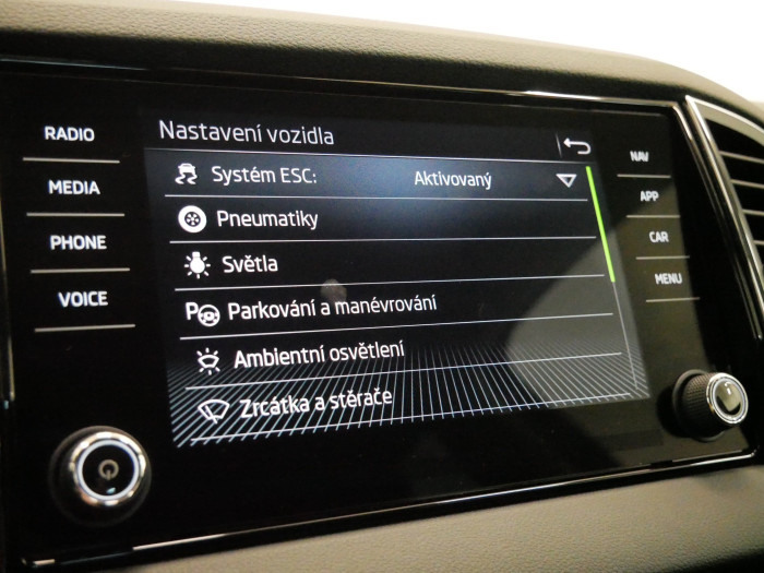 Škoda Karoq 2.0 TDI 85 kW DSG  Ambition na operativní leasing