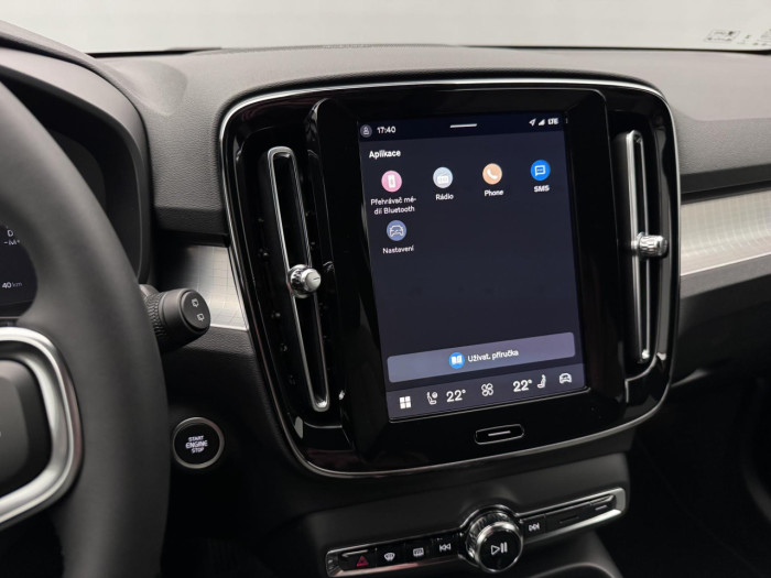 Volvo XC40 B3 AUT DARK PLUS na operativní leasing