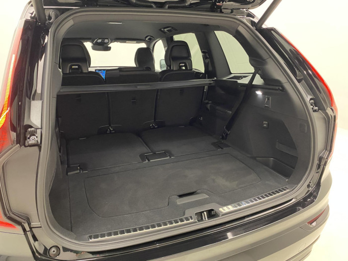 Volvo XC90 B5 AWD AUT BLACK EDITION PLUS na operativní leasing