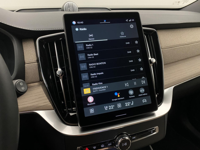 Volvo XC90 T8 AWD Plug-in DARK PLUS 7m na operativní leasing