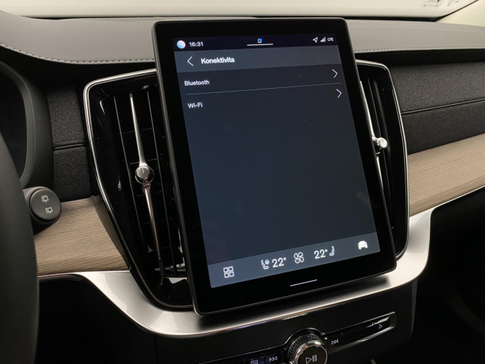 Volvo XC90 T8 AWD RECHARGE BRIGHT PLUS 7m na operativní leasing