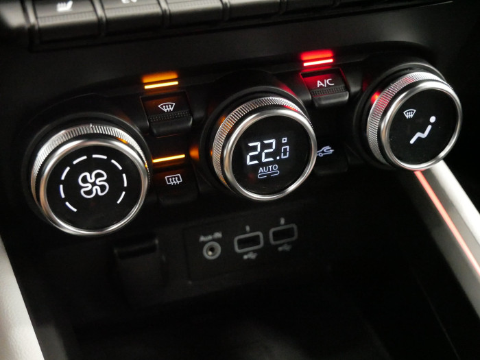 Renault Clio 1.6 E-Tech 69 kW na operativní leasing