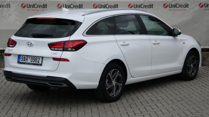 Hyundai i30 Kombi 1.5 T-GDI mHEV Smart na operativní leasing