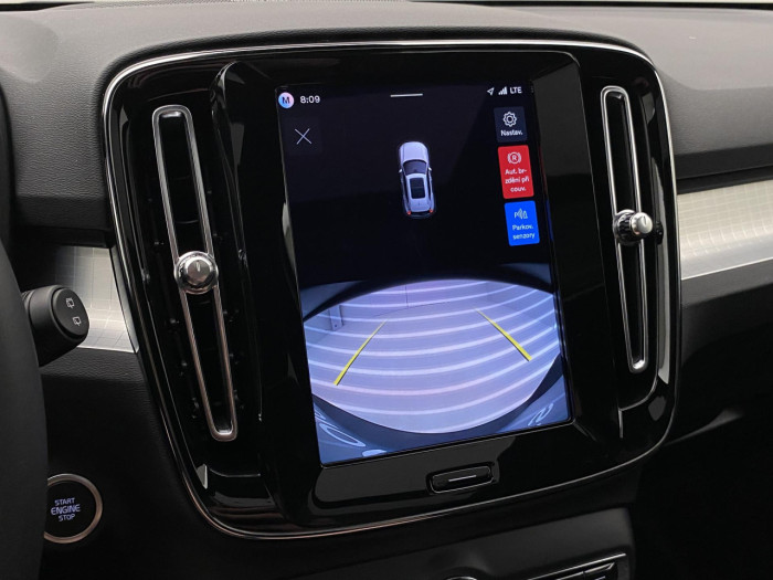 Volvo XC40 B3 AUT DARK PLUS na operativní leasing