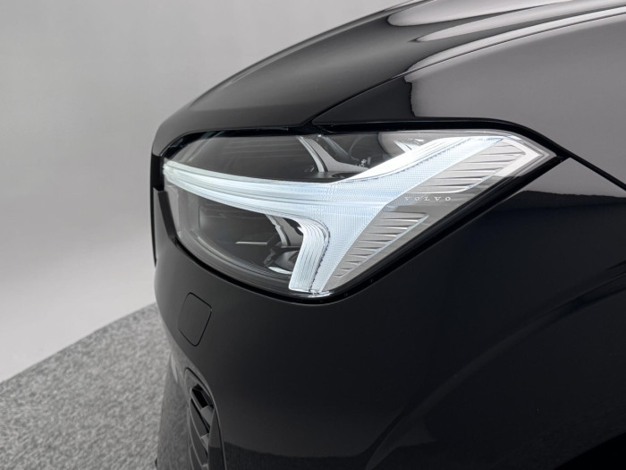 Volvo XC60 B5 AWD AUT PLUS BLACK EDITION na operativní leasing
