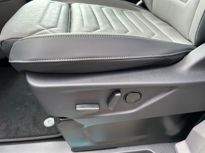 Titanium X L1 2.5 PHEV 171kW na operativní leasing