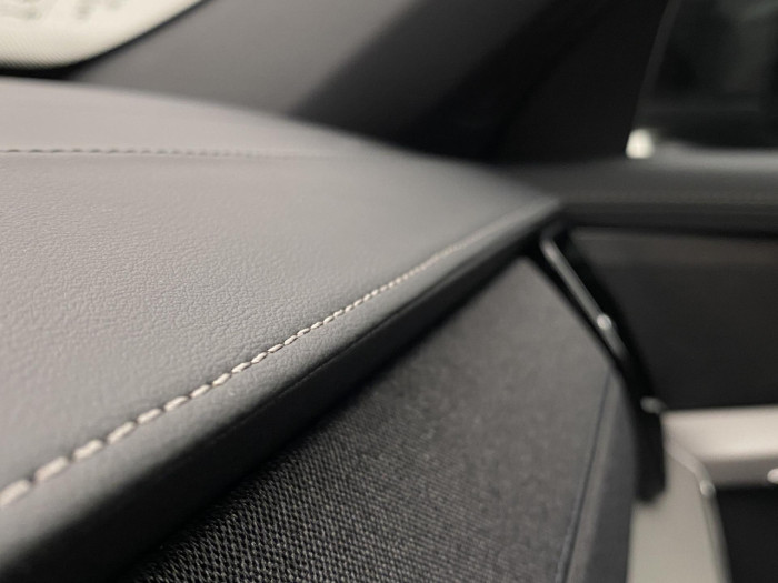 Volvo XC90 B5 AWD BLACK EDITION PLUS 7 na operativní leasing