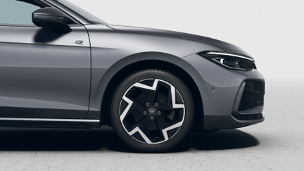 Volkswagen Passat R-Line People 2,0 TDI 142 kW 4MOT na operativní leasing