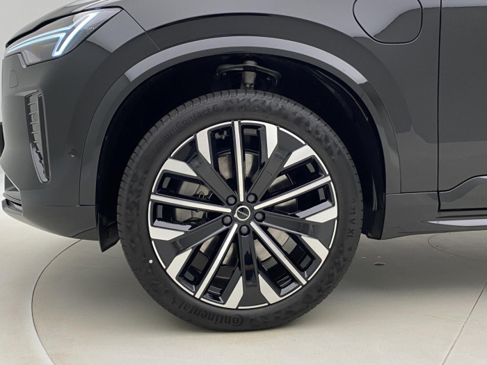 Volvo XC90 T8 AWD Plug-in DARK ULTRA na operativní leasing