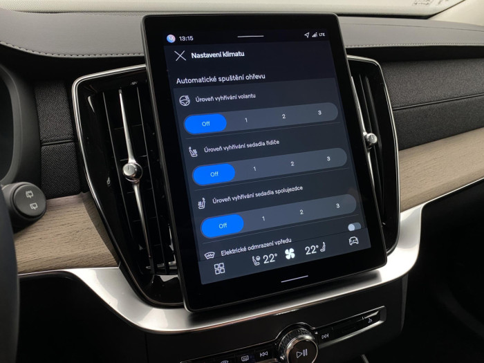 Volvo XC90 T8 AWD RECHARGE DARK PLUS 7m na operativní leasing