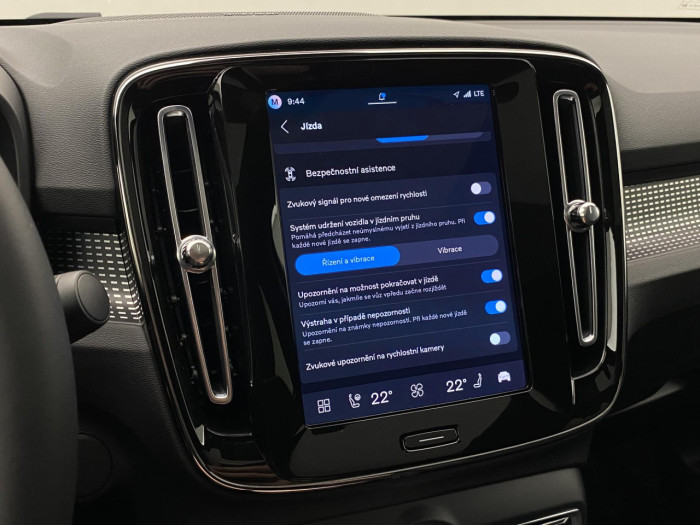 Volvo EC40 BLACK EDITION SINGLE EXT ULTRA Edition na operativní leasing