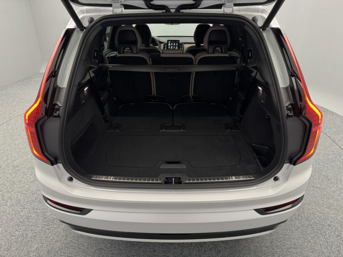 Volvo XC90 B5 AWD AUT DARK ULTRA 7 míst na operativní leasing
