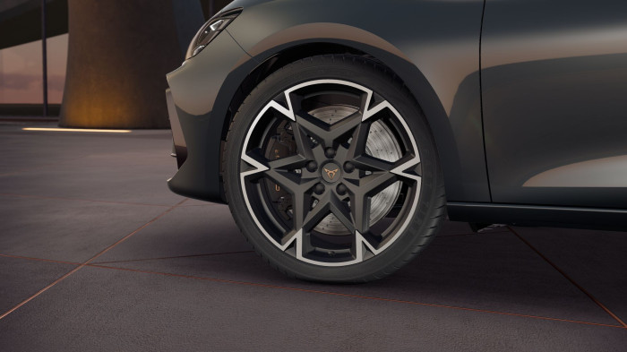 Cupra Leon SP VZ 2.0 TSI 333k DSG 4WD na operativní leasing