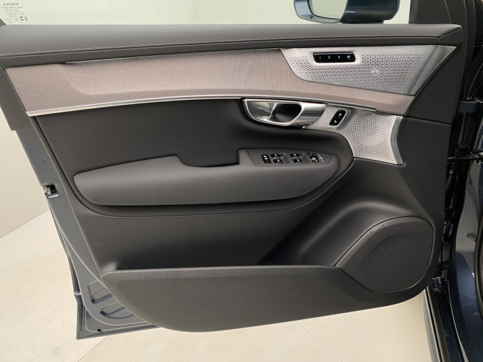 Volvo XC90 T8 AWD RECHARGE BRIGHT ULTRA na operativní leasing