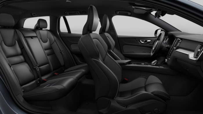 Volvo V60 B4 AUT DARK PLUS na operativní leasing