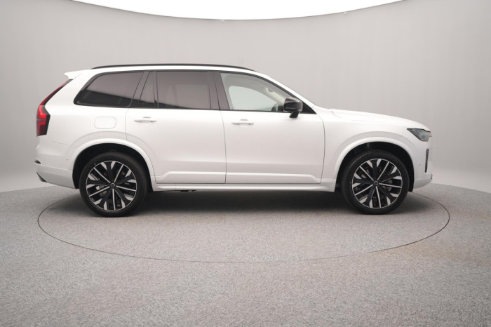 Volvo XC90 B5 AWD AUT DARK PLUS 7míst na operativní leasing