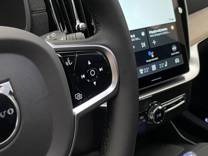 Volvo XC90 T8 AWD RECHARGE BRIGHT PLUS 7m na operativní leasing