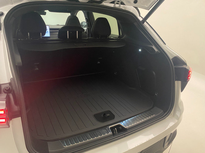 Lynk & Co 01 MORE PHEV na operativní leasing