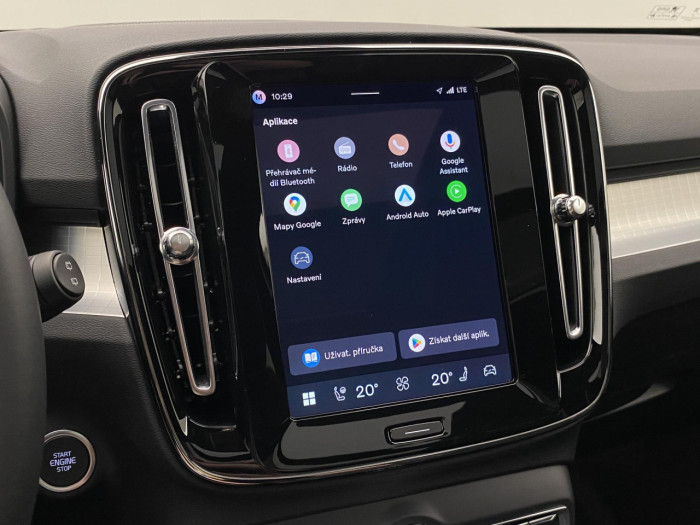 Volvo XC40 B3 AUT DARK PLUS na operativní leasing