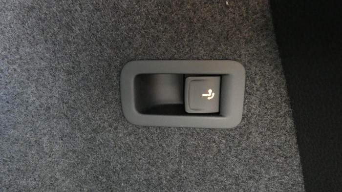 Škoda Karoq 1,5 TSI Sportline Exclusive DS na operativní leasing