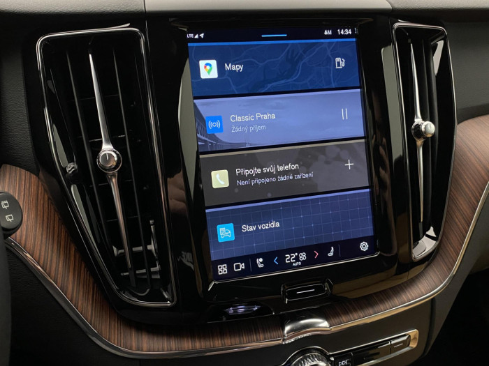 Volvo XC60 B5 AWD AUT DARK PLUS na operativní leasing