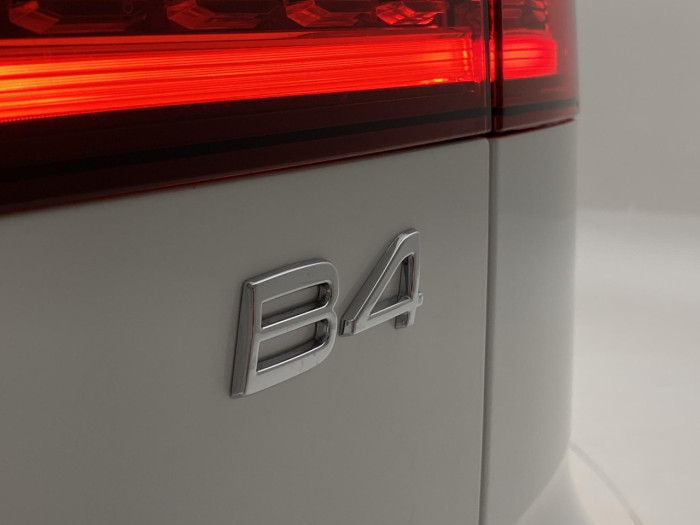 Volvo V60 B4 AUT BRIGHT PLUS na operativní leasing