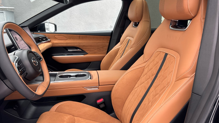 Mazda 6e 68.8 kWh Takumi Plus - Jet Black na operativní leasing