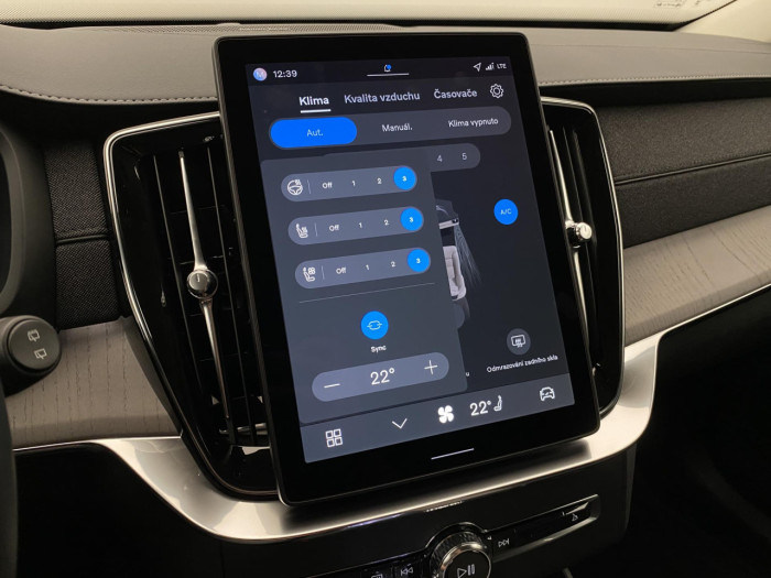 Volvo XC90 T8 AWD RECHARGE DARK PLUS 7m na operativní leasing