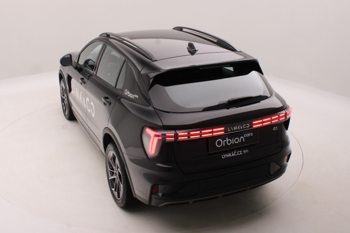 Lynk & Co 01 CORE PHEV na operativní leasing