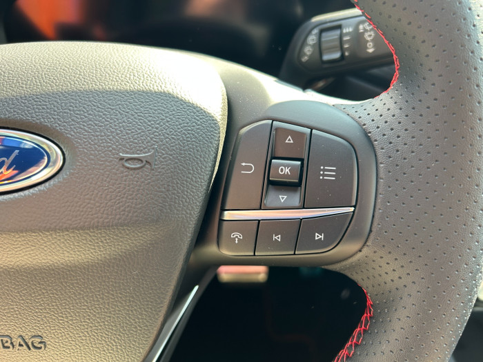 2.5Hybrid PHEV 178kW Titanium na operativní leasing