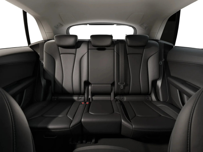 Audi Q8 S line 3.0 TDi Quattro 210 kW Nafta 4x4 Automatická převodovka na operativní leasing