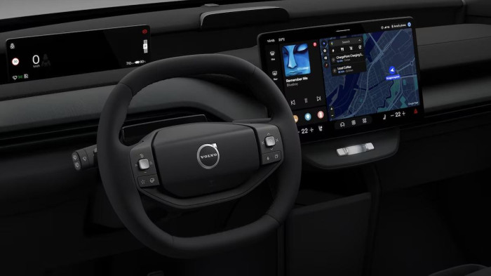 Volvo EX60 PURE ELECTRIC PLUS na operativní leasing