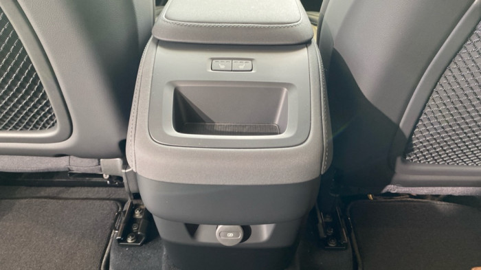 Volvo XC90 PLUS BRIGHT, B5 AWD, 184+10 kW / 250+14 HP na operativní leasing