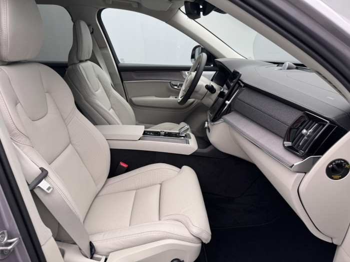 Volvo XC90 B5 AWD AUT DARK PLUS 7-míst na operativní leasing
