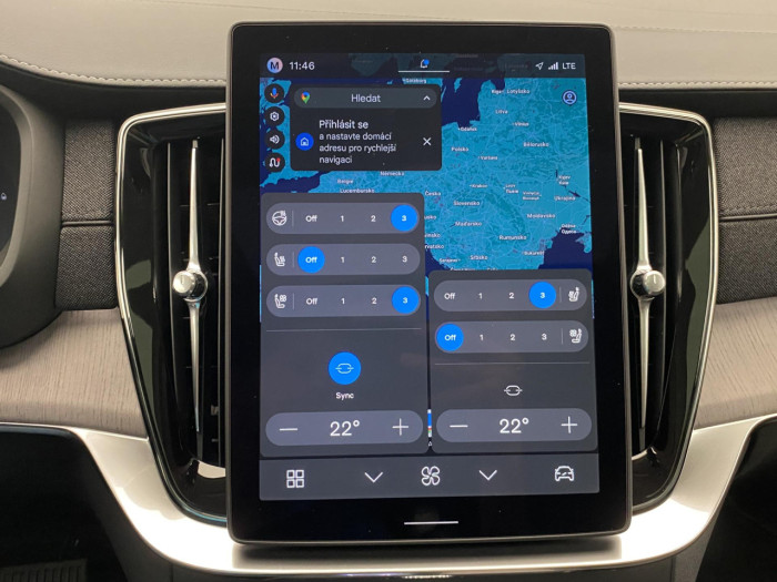 Volvo XC90 T8 AWD Plug-in DARK PLUS 7m na operativní leasing