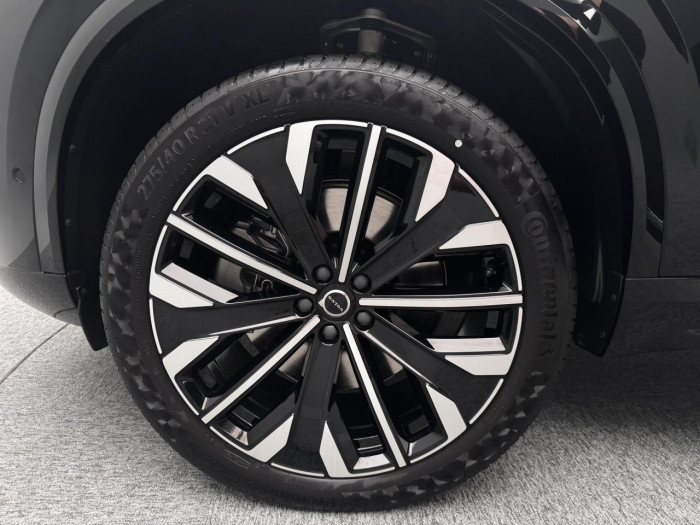 Volvo XC90 T8 AWD Plug-in BRIGHT PLUS 7m na operativní leasing
