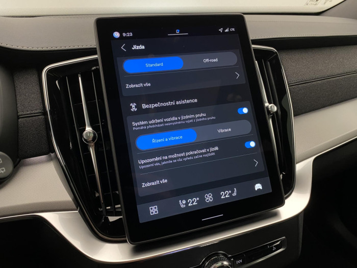 Volvo XC90 B5 AWD BLACK EDITION PLUS 7 na operativní leasing