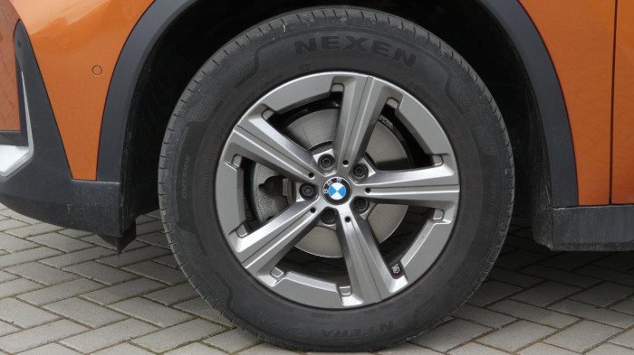 BMW X1 sDrive 18i na operativní leasing