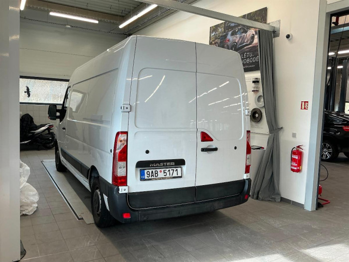 Renault Master 2.3 dCi 180k En L2H2P3 COOL na operativní leasing