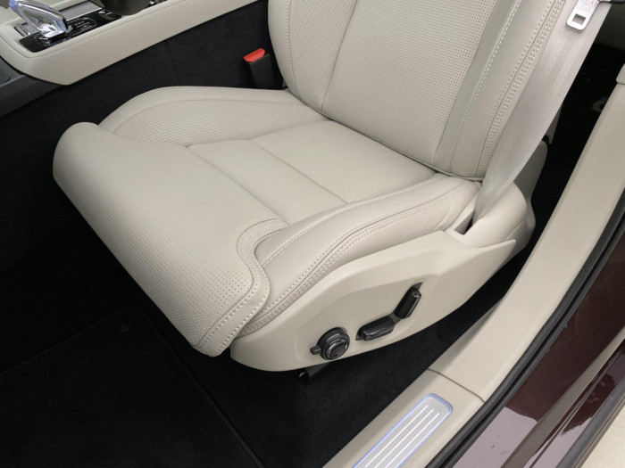 Volvo XC90 T8 AWD Plug-in BRIGHT PLUS 7m na operativní leasing