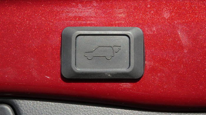 Toyota RAV4 2.5 Hybrid Executive 4WD e-CVT na operativní leasing