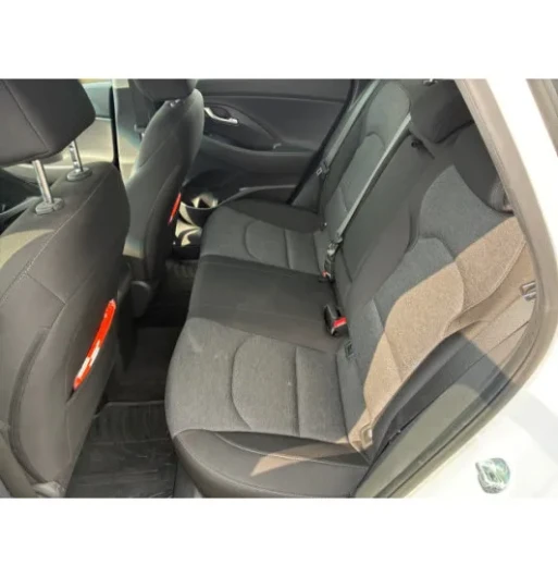Hyundai i30 kom.1.5i Family Smart 5d na operativní leasing