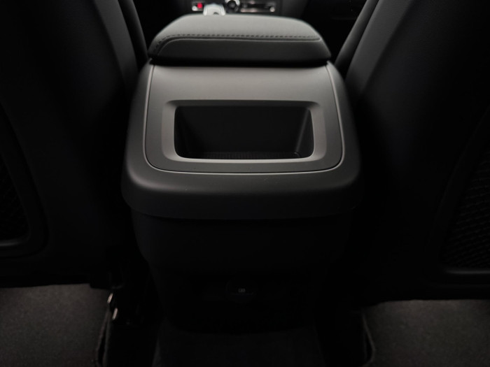 Volvo XC60 B5 AWD AUT PLUS BLACK EDITION na operativní leasing