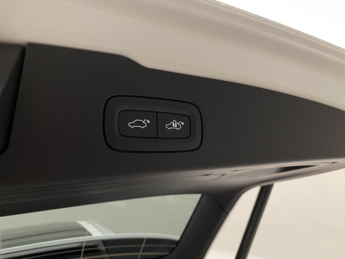 Volvo V60 B4 AUT BRIGHT PLUS na operativní leasing