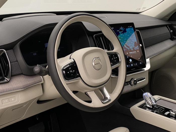 Volvo XC90 T8 AWD Plug-in BRIGHT PLUS 7m na operativní leasing