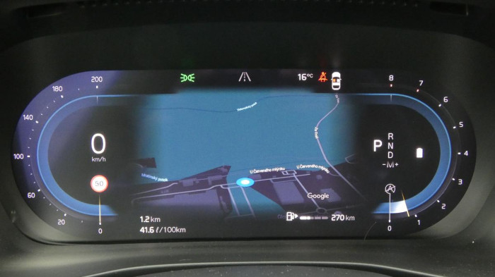 Volvo XC40 B4 FWD Core DCT na operativní leasing