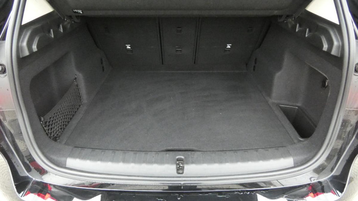 BMW X1 sDrive 18i Advantage na operativní leasing